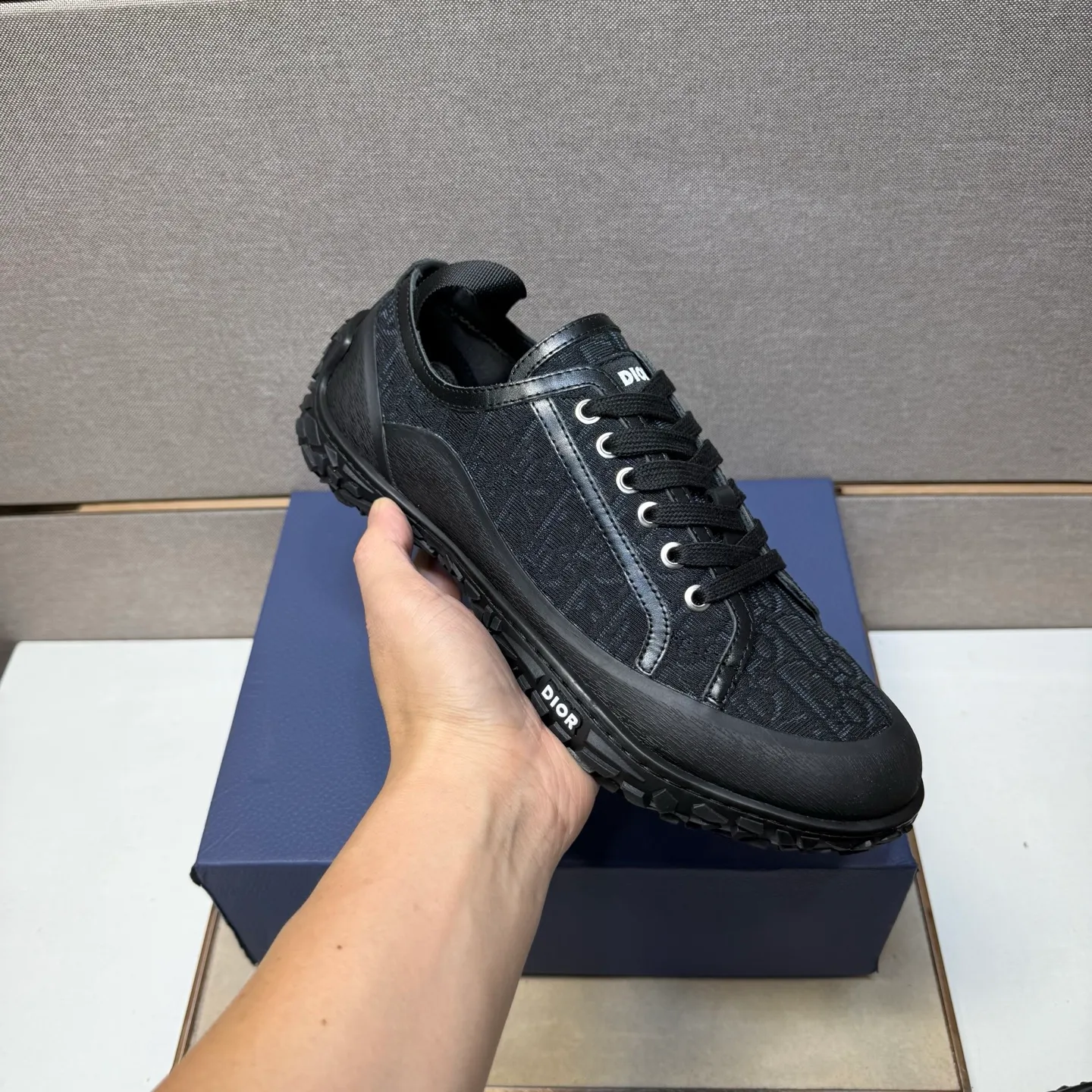 ⬛️Men's shoes 💰p442 [Dior~] Men's casual shoes 2025z cabinet sales simultaneously 🔶Size: 39-44 #️⃣ 🔷2 colors🔜The upper is made of multi-material splicing➕Genuine leather lining, comfortable and breathable, sole: original comfortable and wear-resistant outsole, ⚠️Real shot📱Photographed🎬The real thing is better📢📢📢